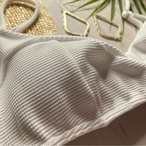 Billabong 🤍 Gigi Waffle Bralette Bikini Top | Skimpy Hike Bottoms - Picture 9 of 16